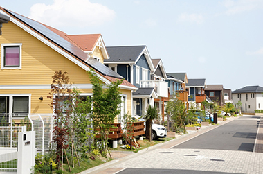 周囲の住宅環境に合わせた作業の徹底 説明イメージ(住宅街イメージPHOTO)